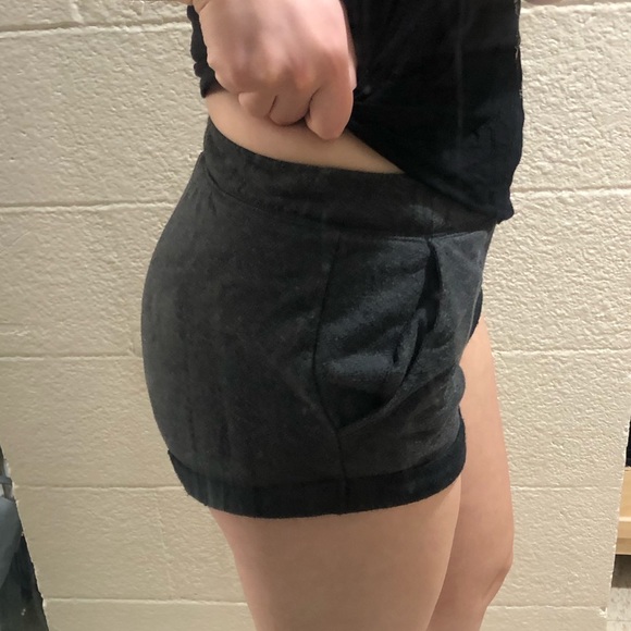 H&M Divided grey shorts - Picture 4 of 4